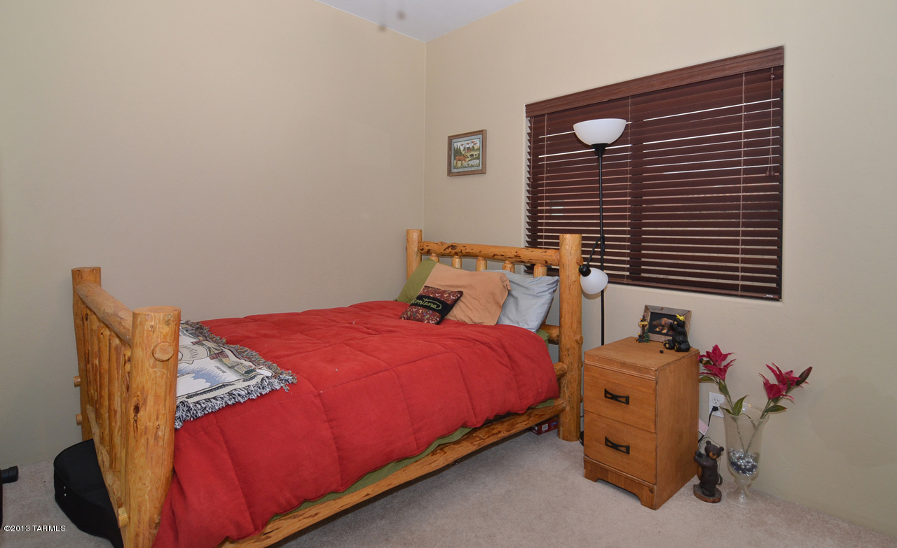 1432 W Calle Del Mito