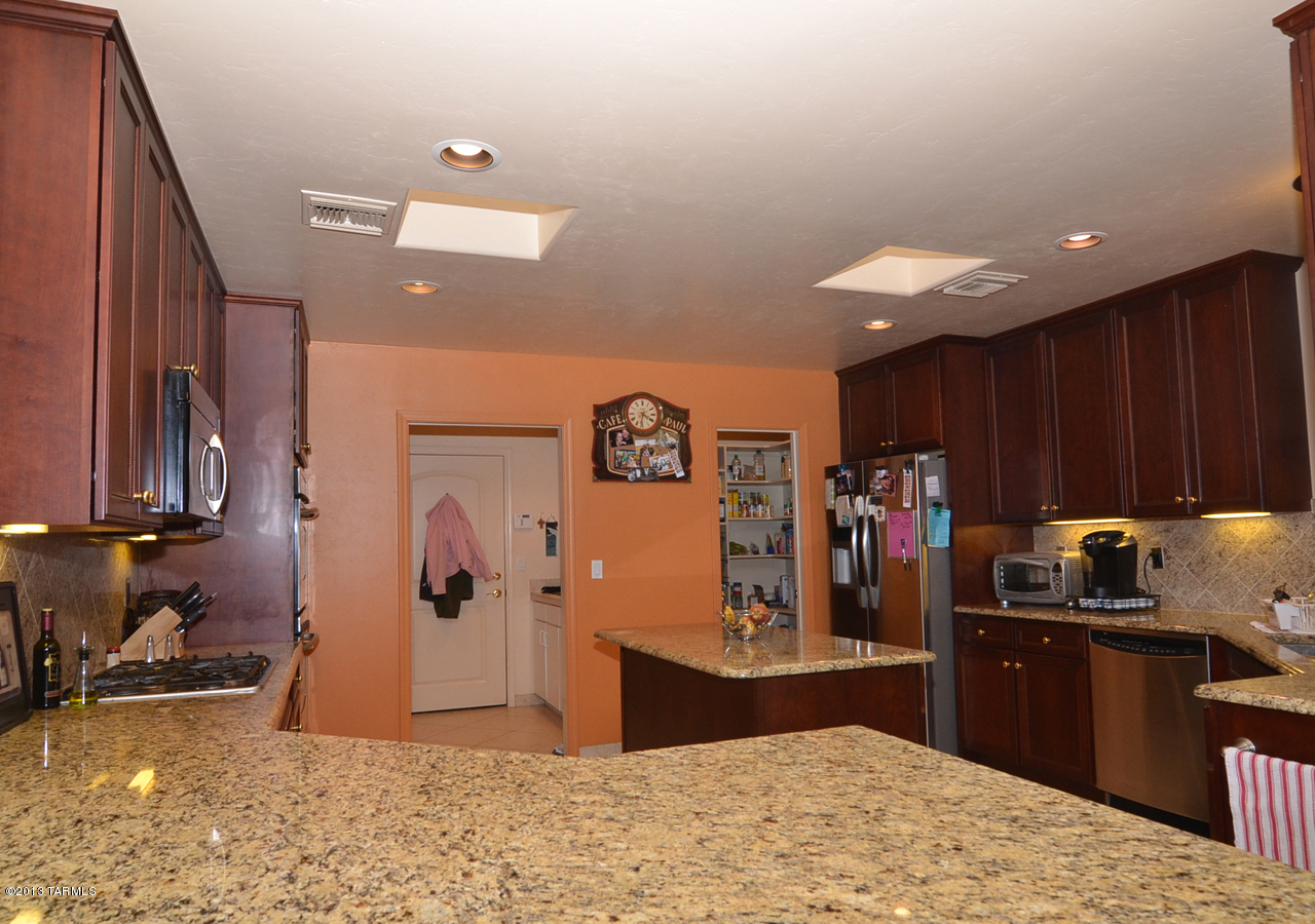 1432 W Calle Del Mito