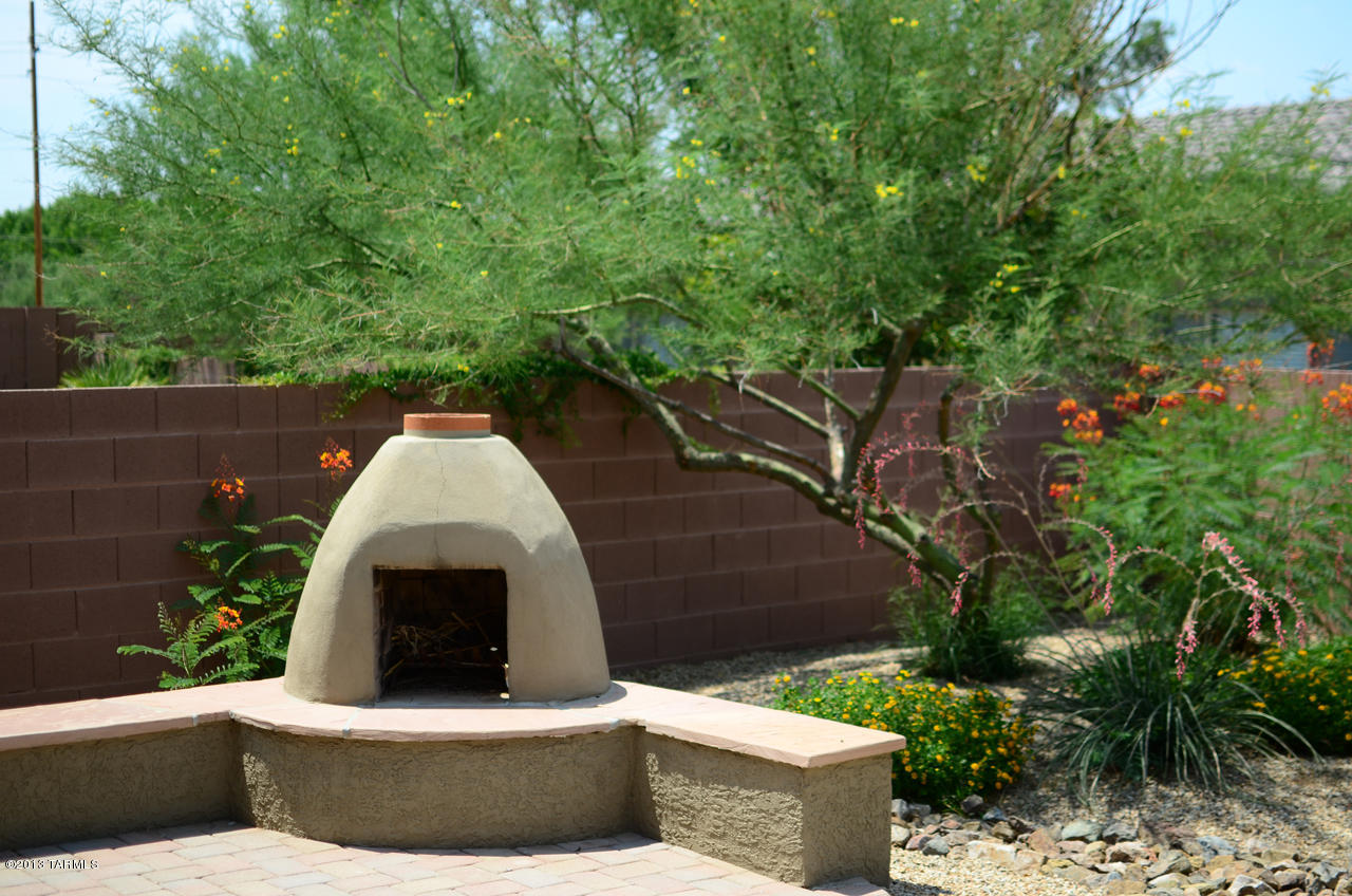 825 E Deer Spring Canyon Place