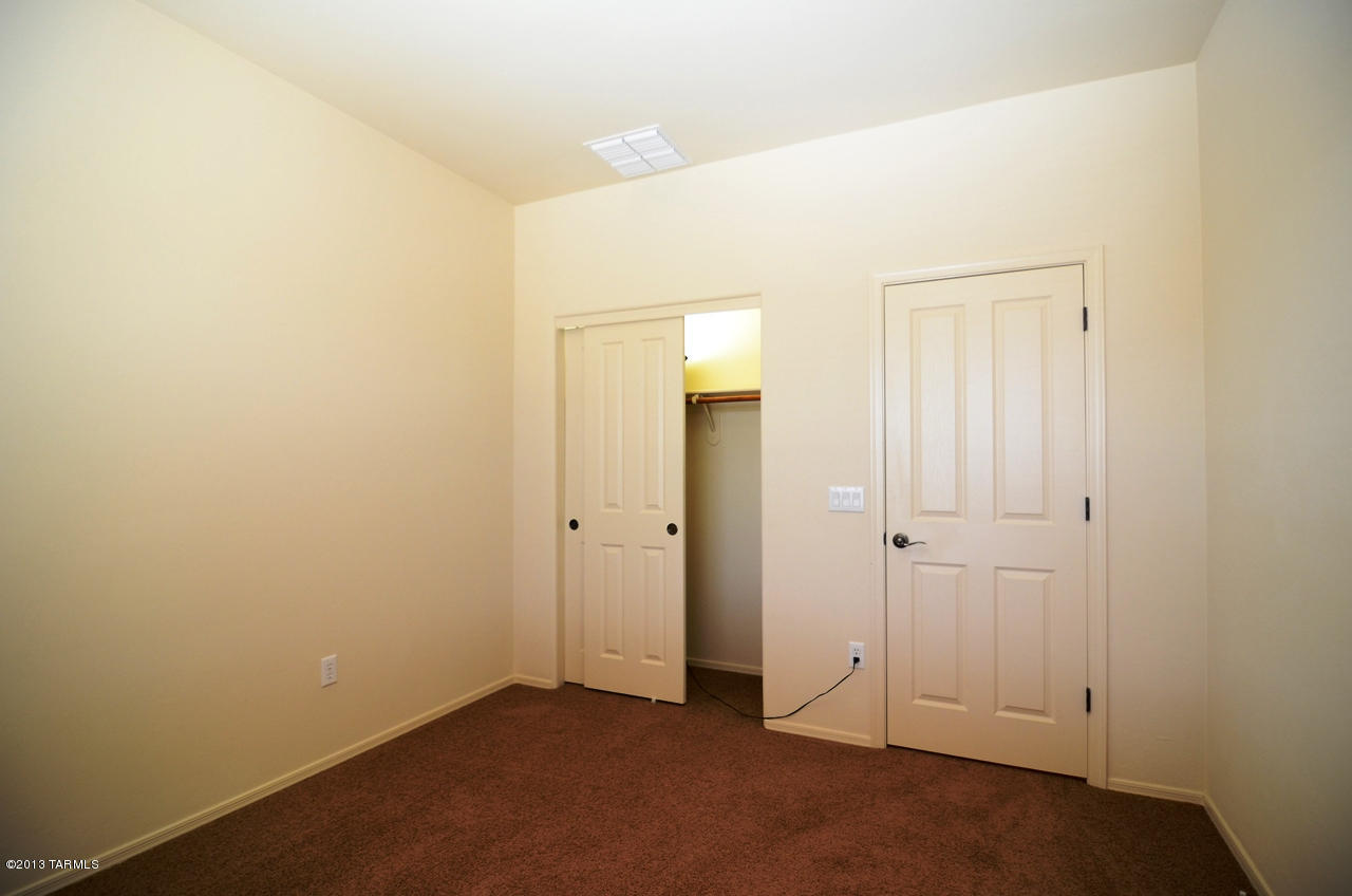 825 E Deer Spring Canyon Place