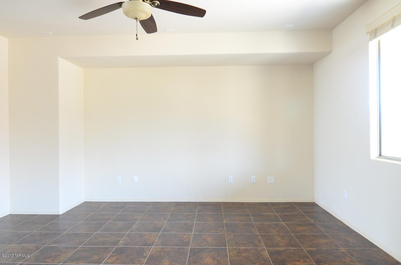 825 E Deer Spring Canyon Place