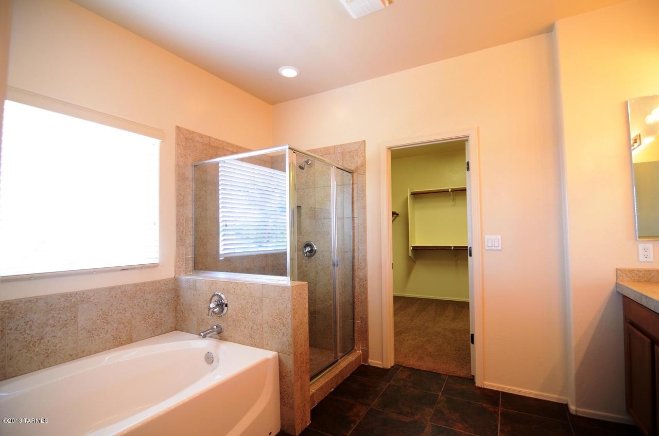 825 E Deer Spring Canyon Place