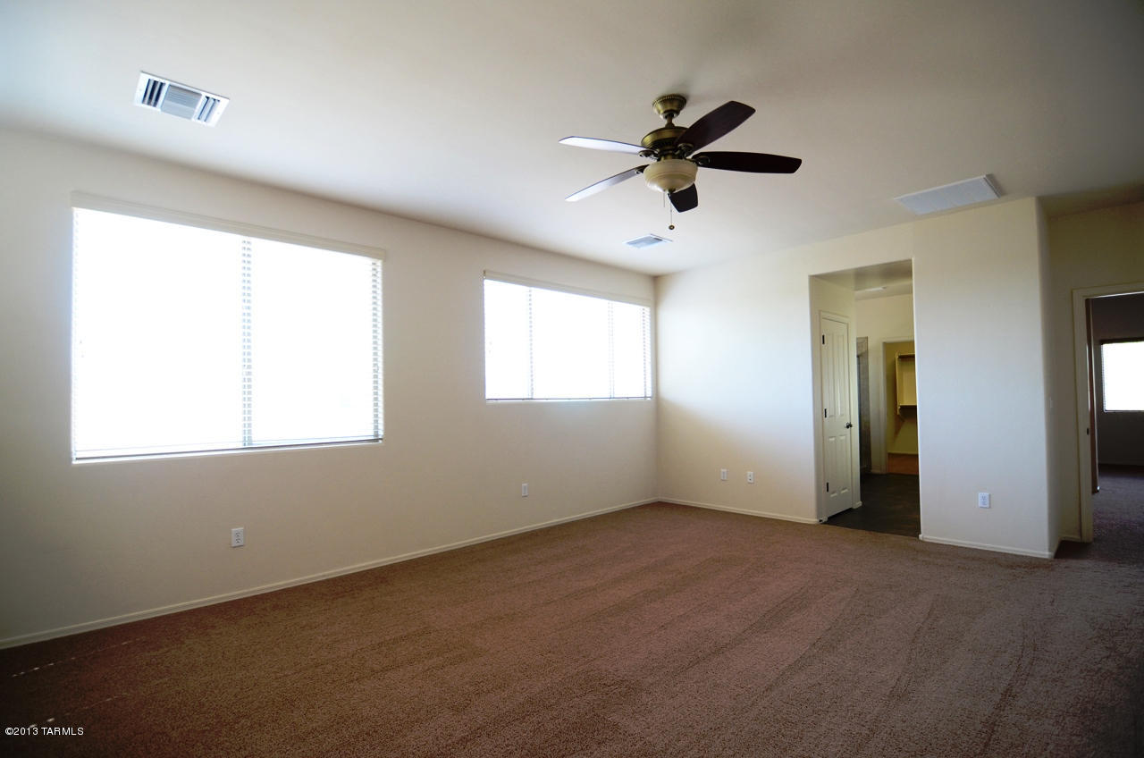 825 E Deer Spring Canyon Place