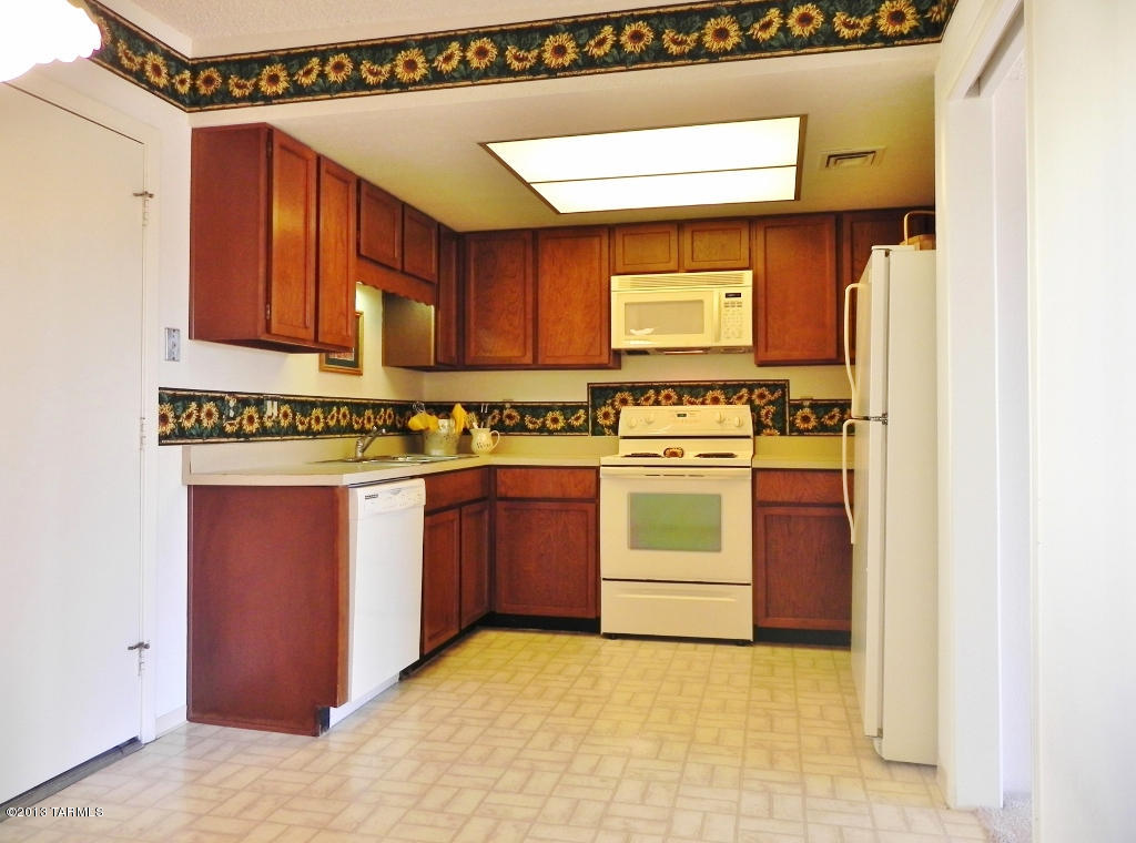 717 W Paseo Del Prado
