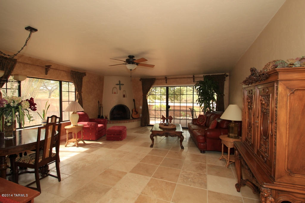 1012 W Calle De Pitahaya
