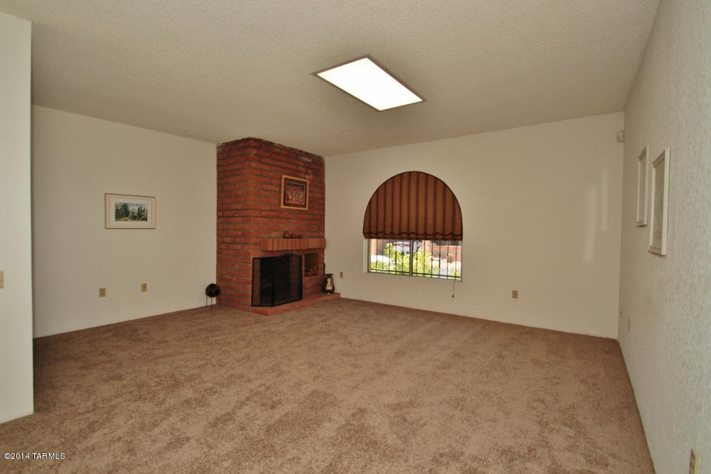 1481 W Calle Mendoza