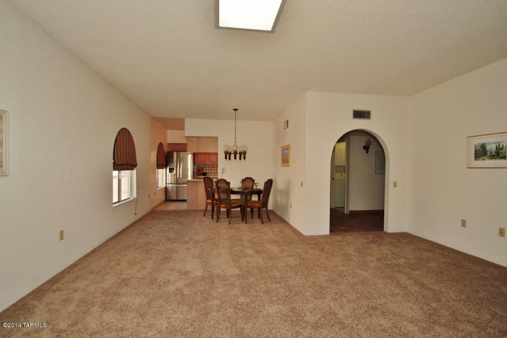 1481 W Calle Mendoza