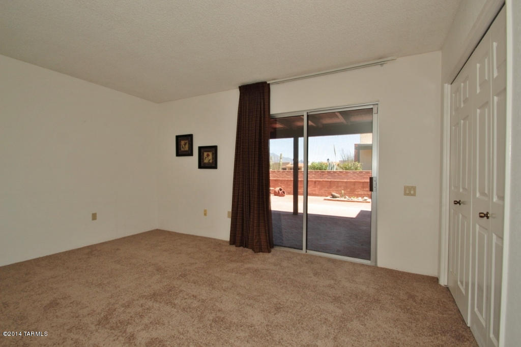 1481 W Calle Mendoza