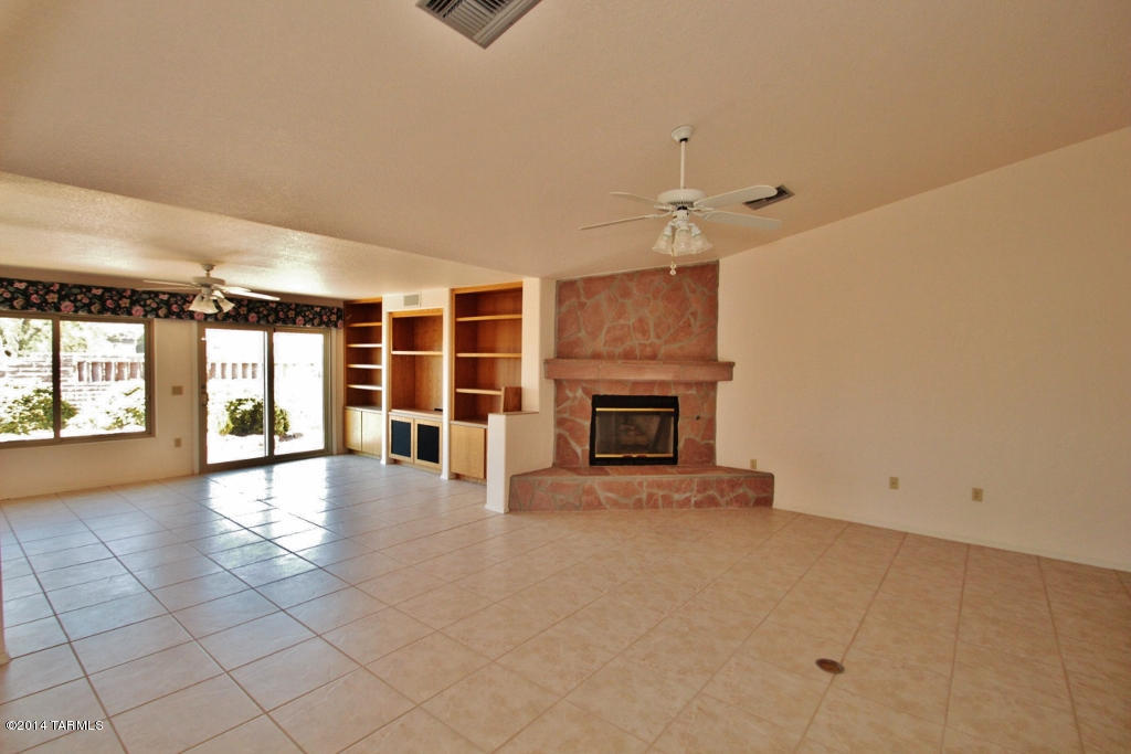 901 W Paseo Del Cilantro