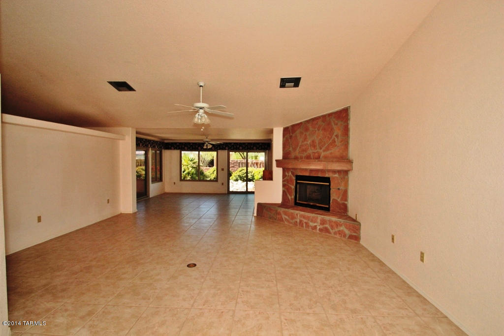 901 W Paseo Del Cilantro