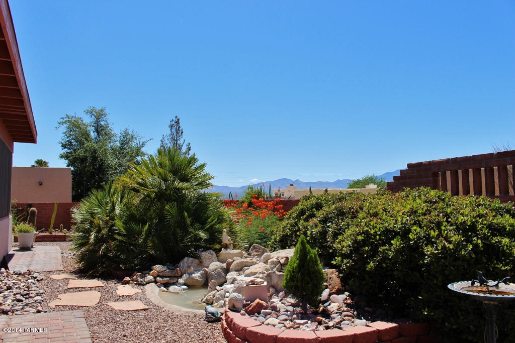 901 W Paseo Del Cilantro