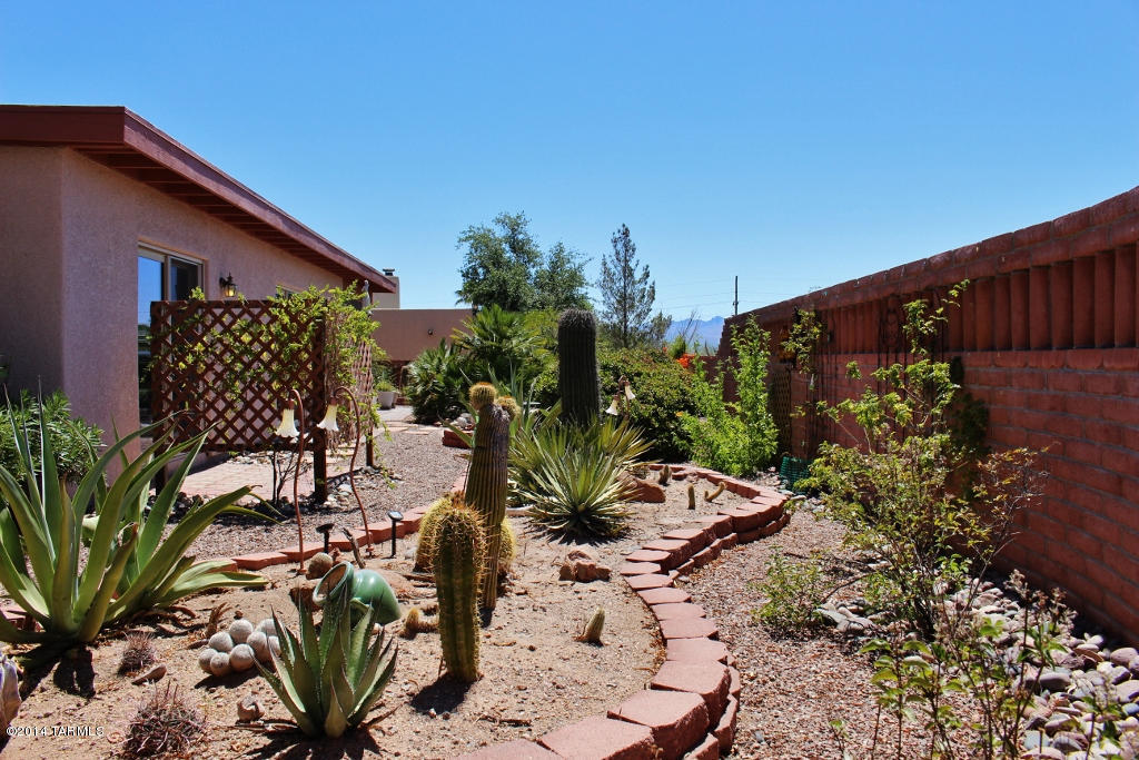 901 W Paseo Del Cilantro