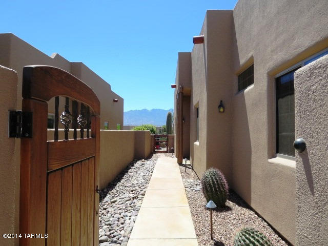 3983 S Golden Lynx Road