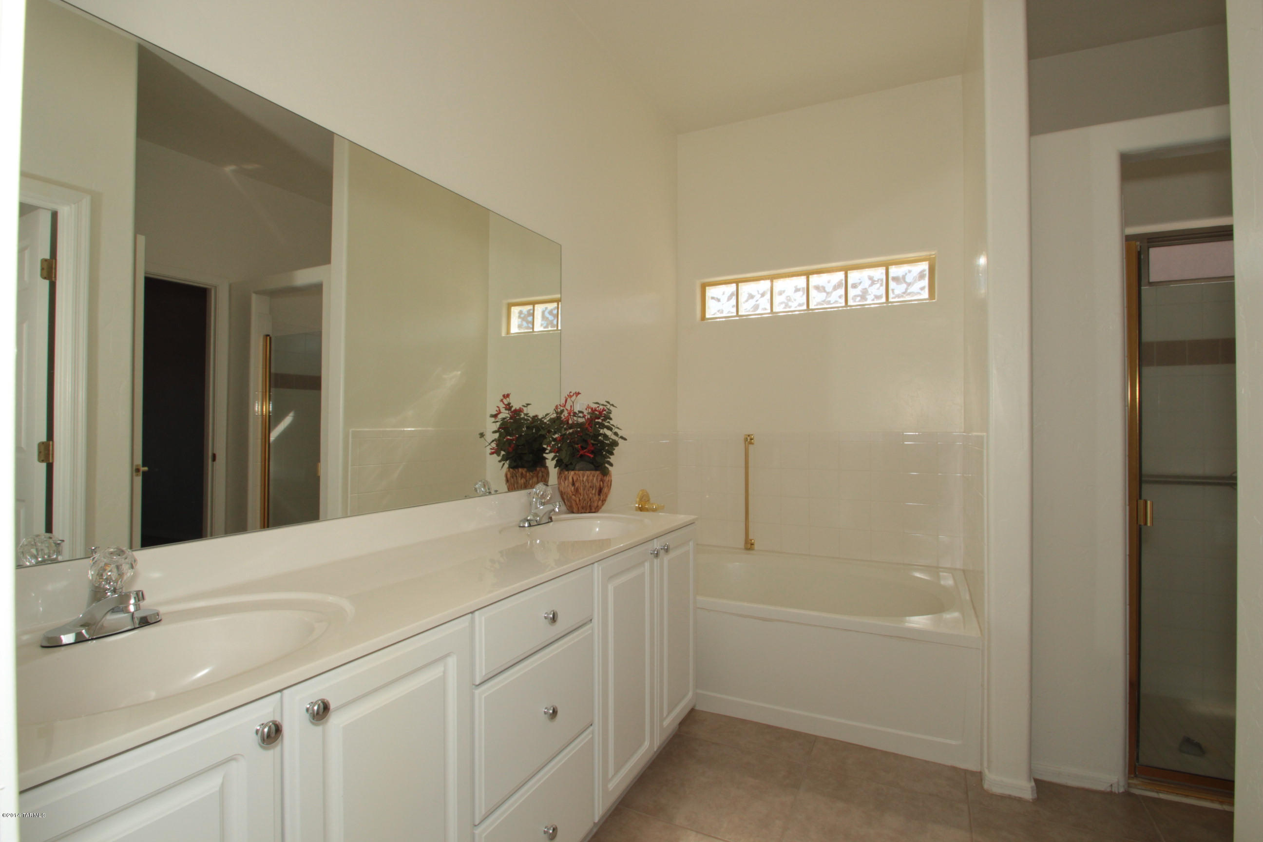 694 W Waterview Drive