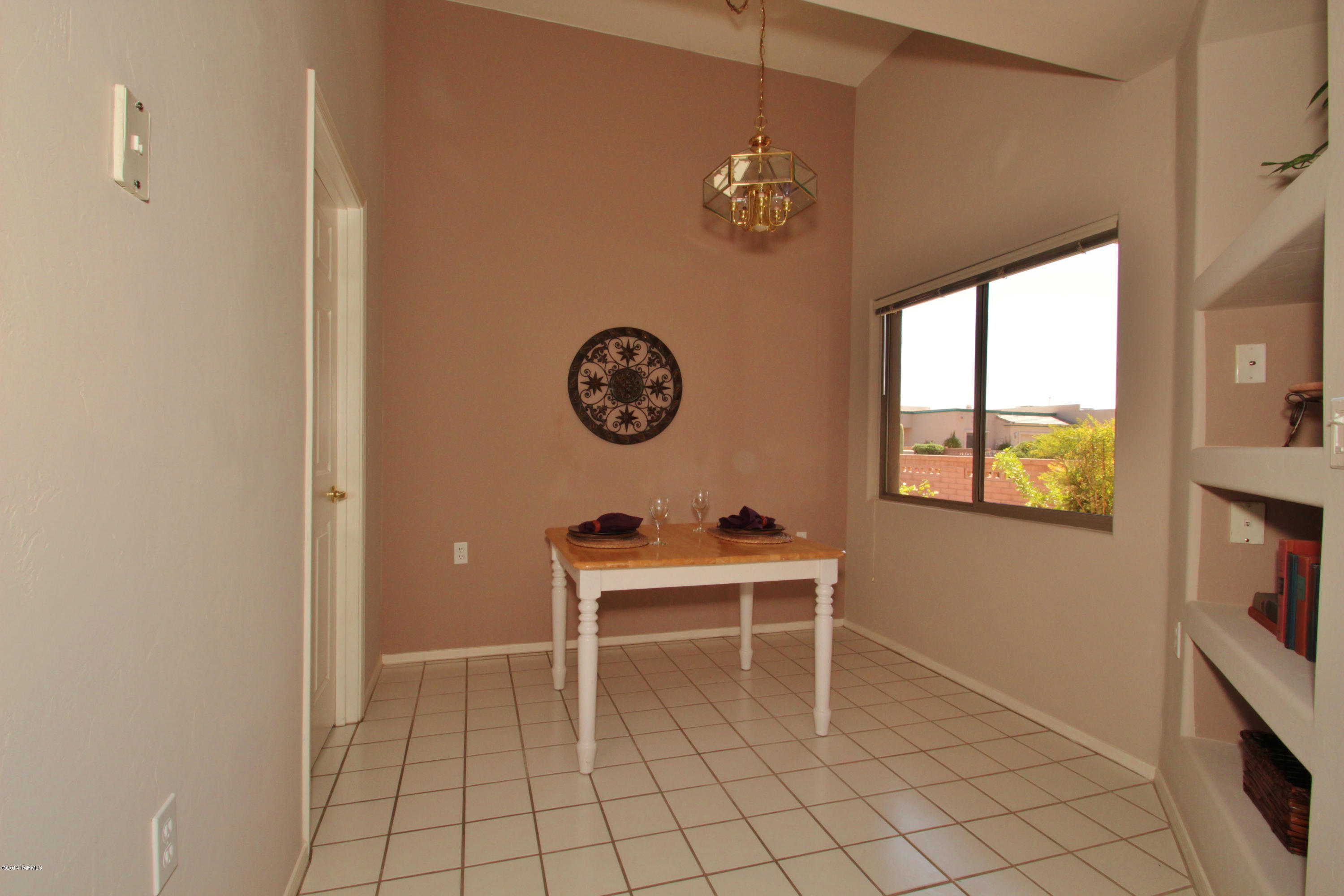 694 W Waterview Drive