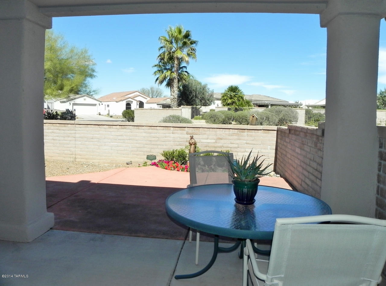 694 W Waterview Drive