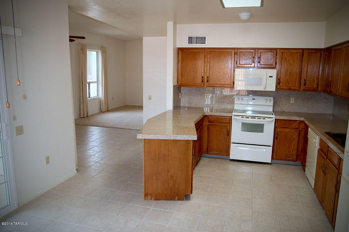 1610 W Calle Hacienda