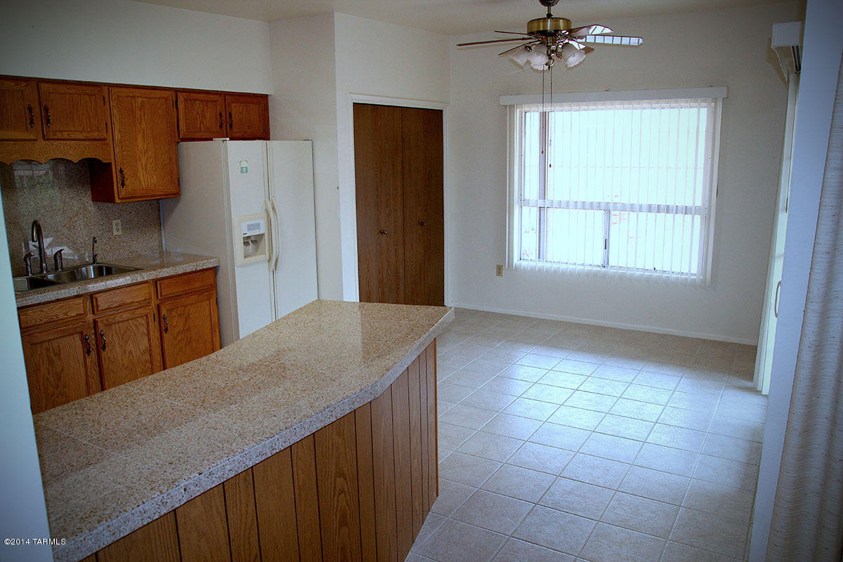 1610 W Calle Hacienda