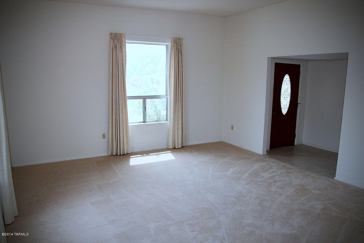 1610 W Calle Hacienda