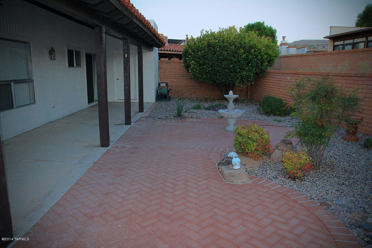 1610 W Calle Hacienda