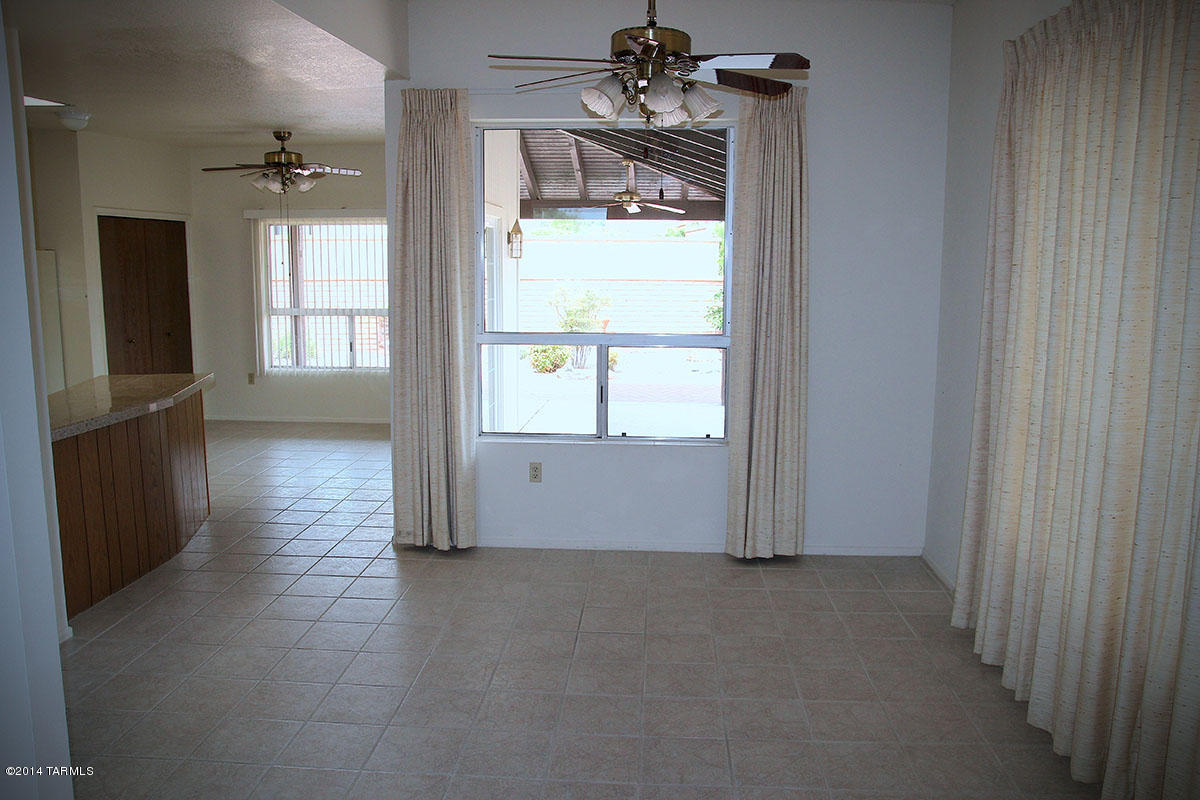 1610 W Calle Hacienda