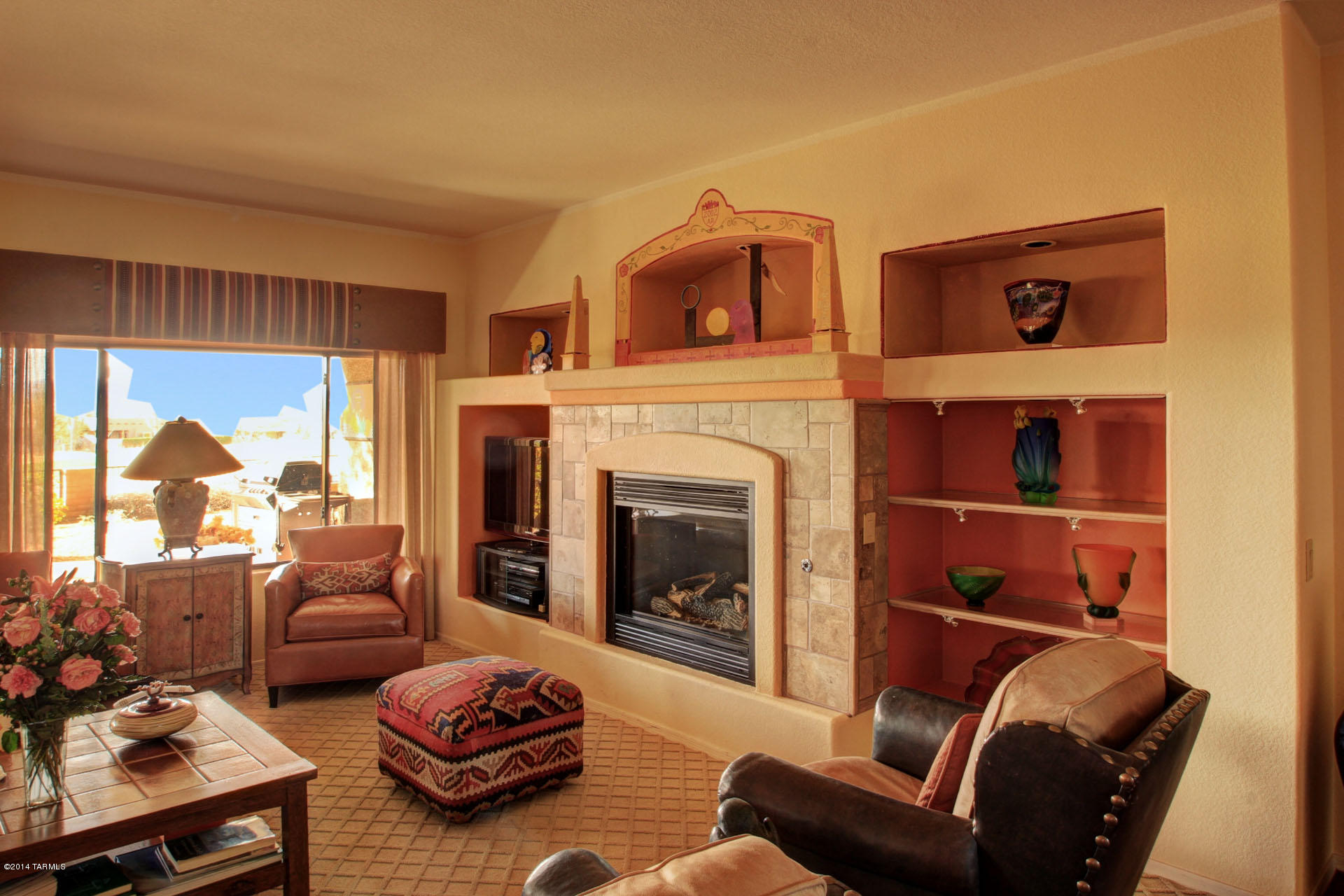 1802 E Desert Lark Pass