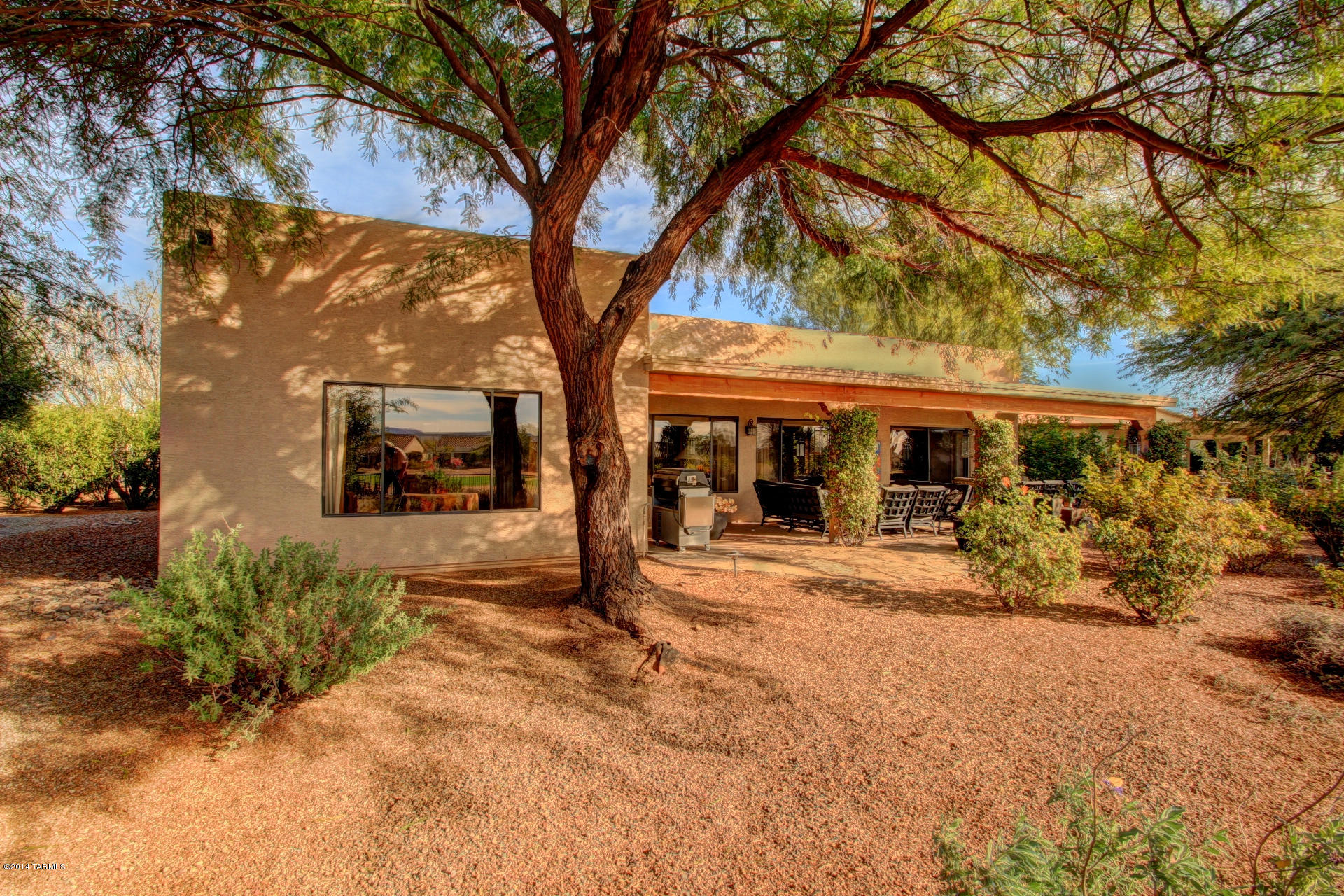 1802 E Desert Lark Pass