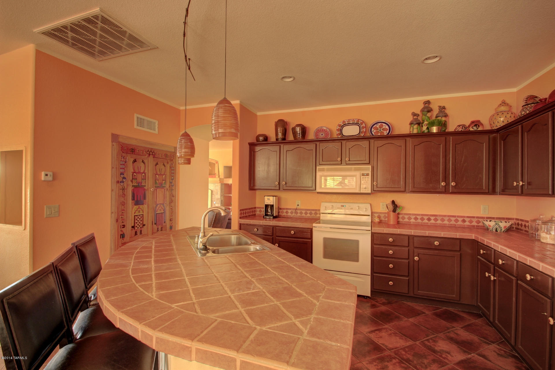 1802 E Desert Lark Pass