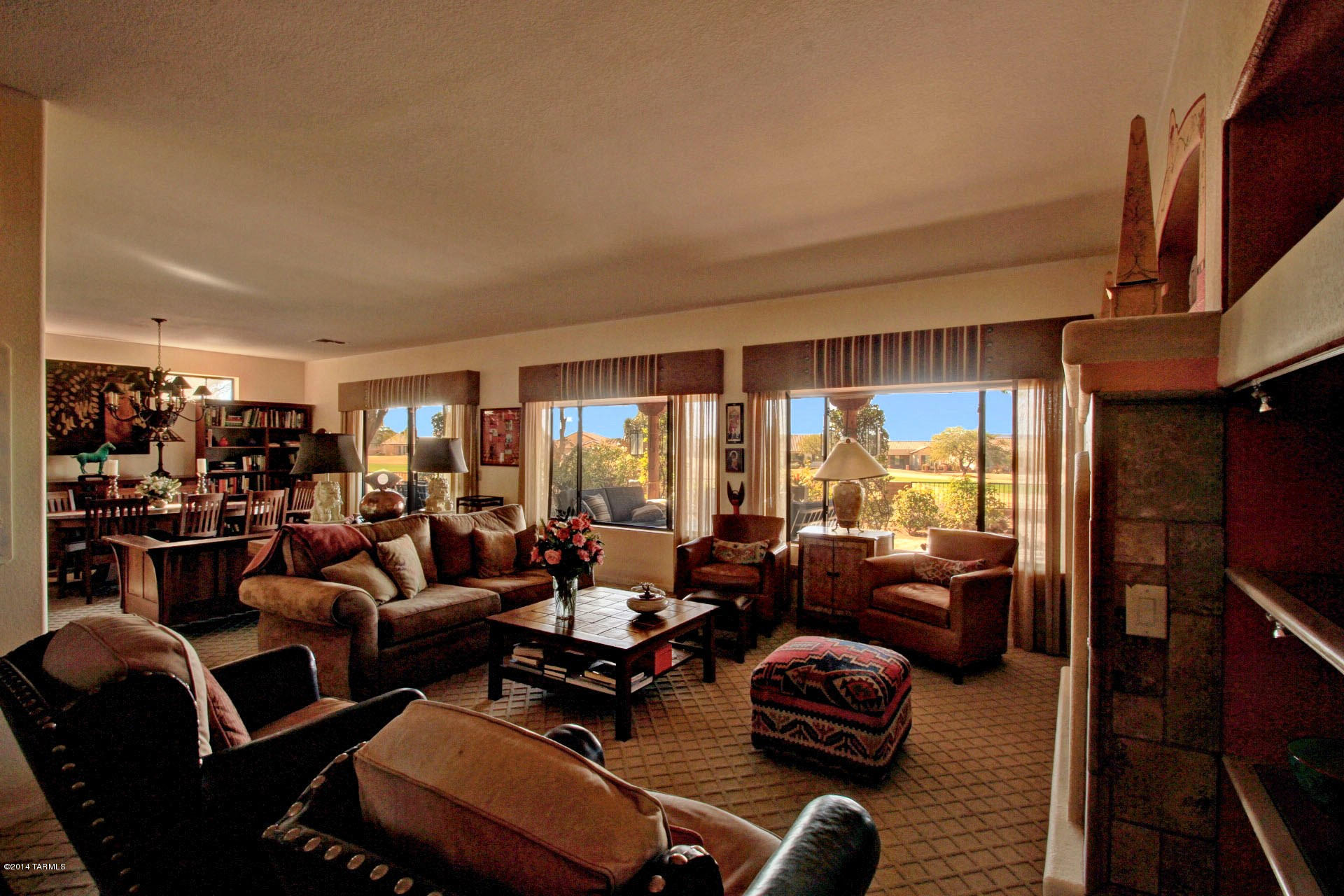 1802 E Desert Lark Pass