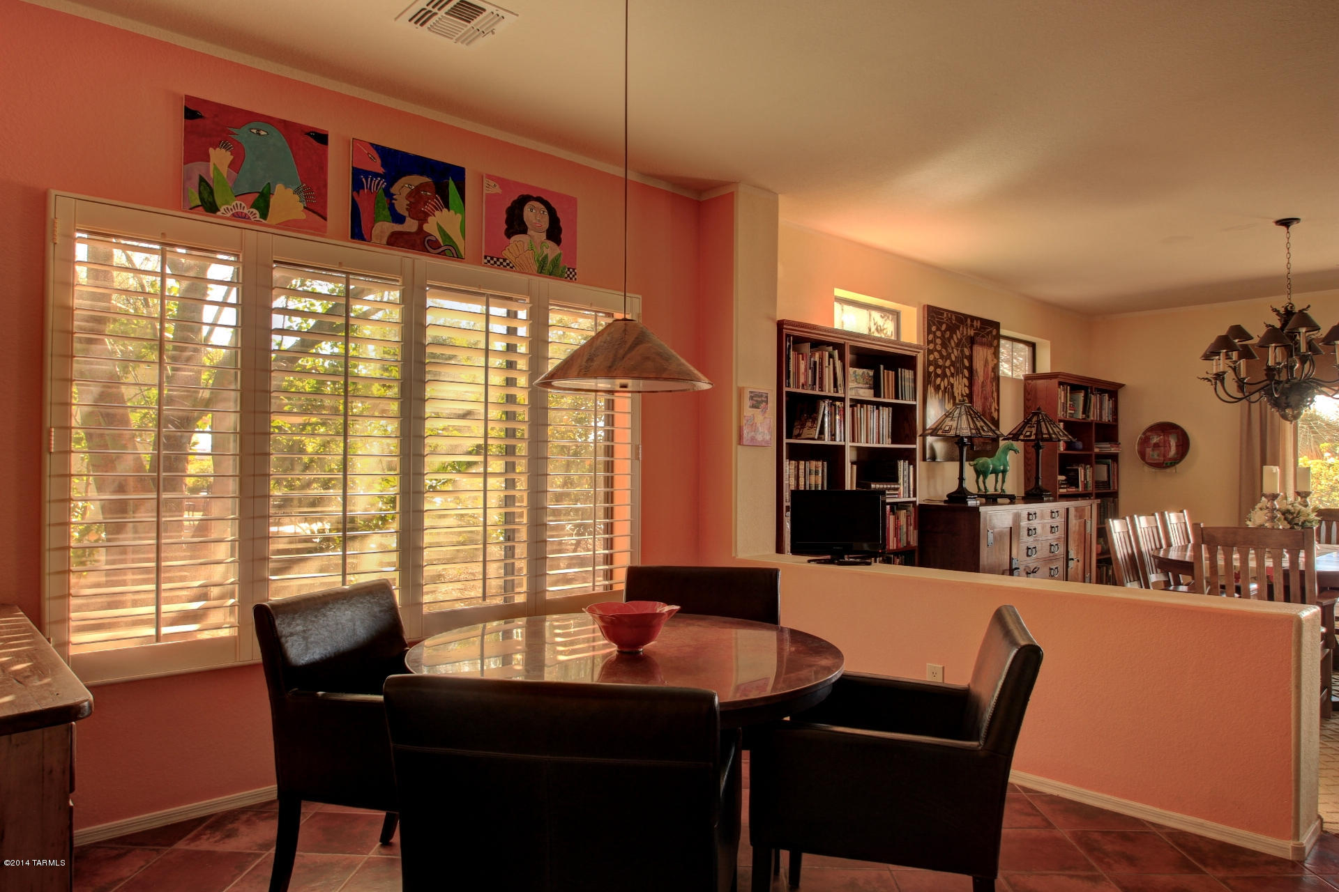 1802 E Desert Lark Pass