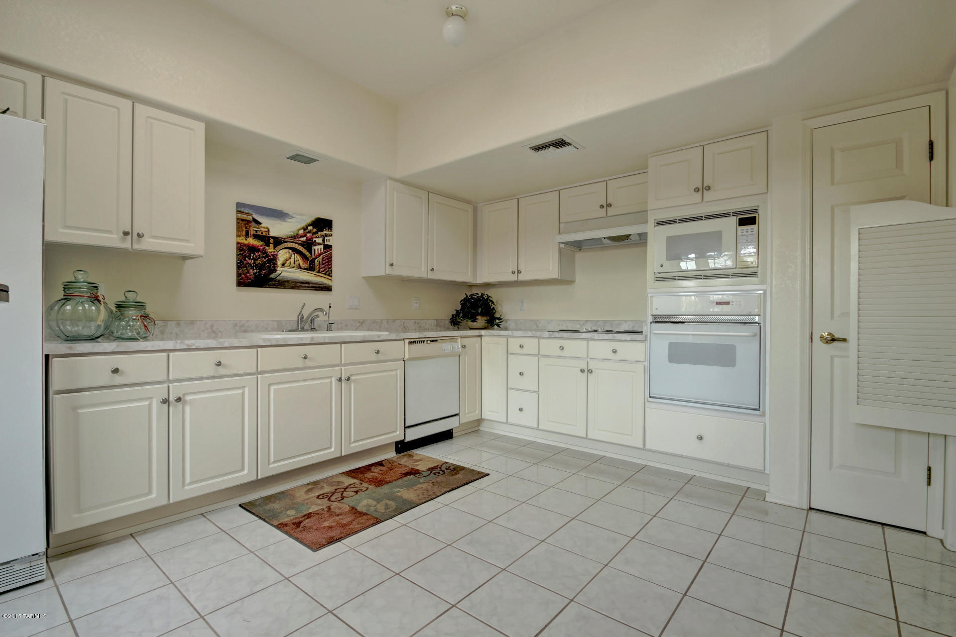 3813 S Via De La Garzota