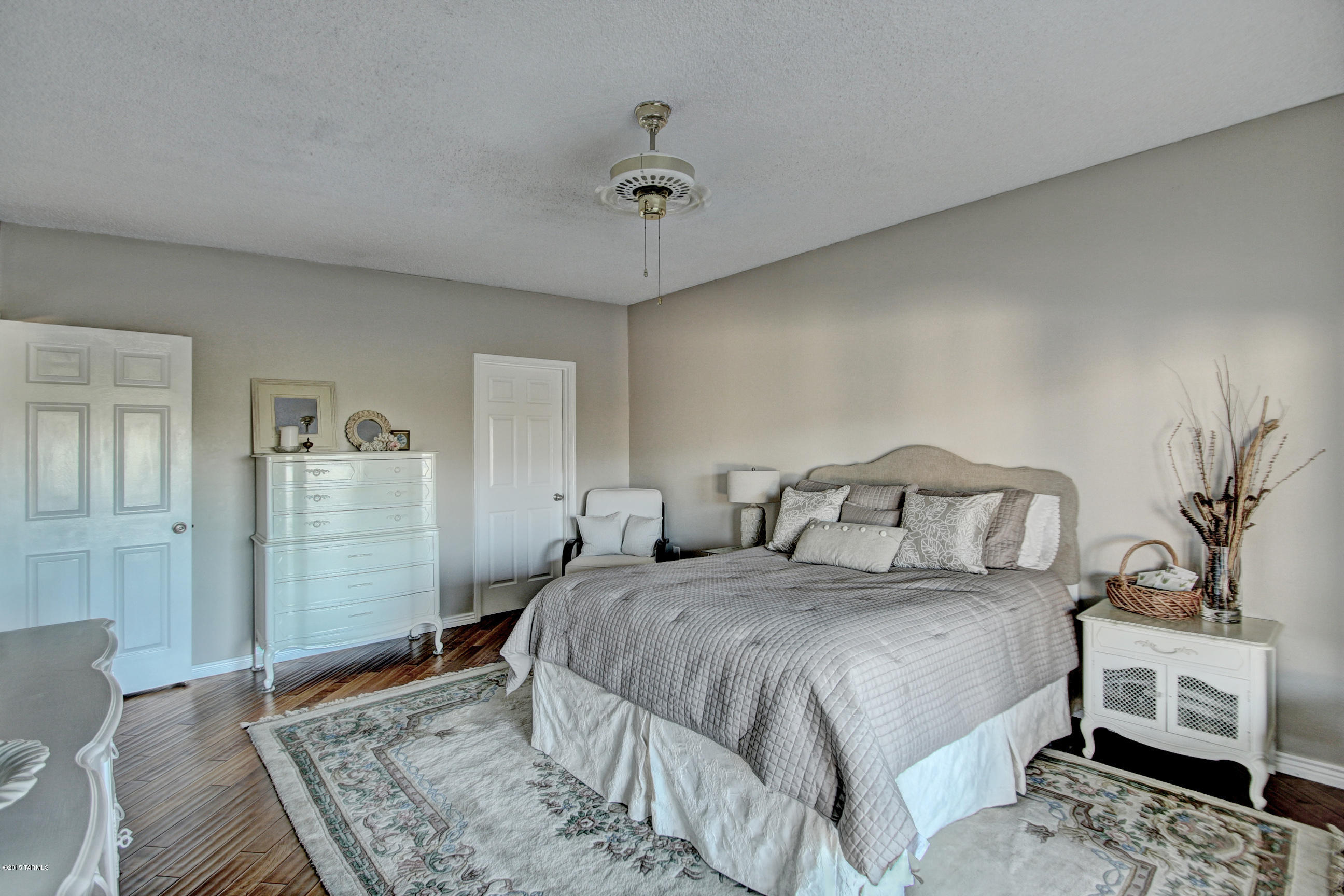 1130 W Mountain View