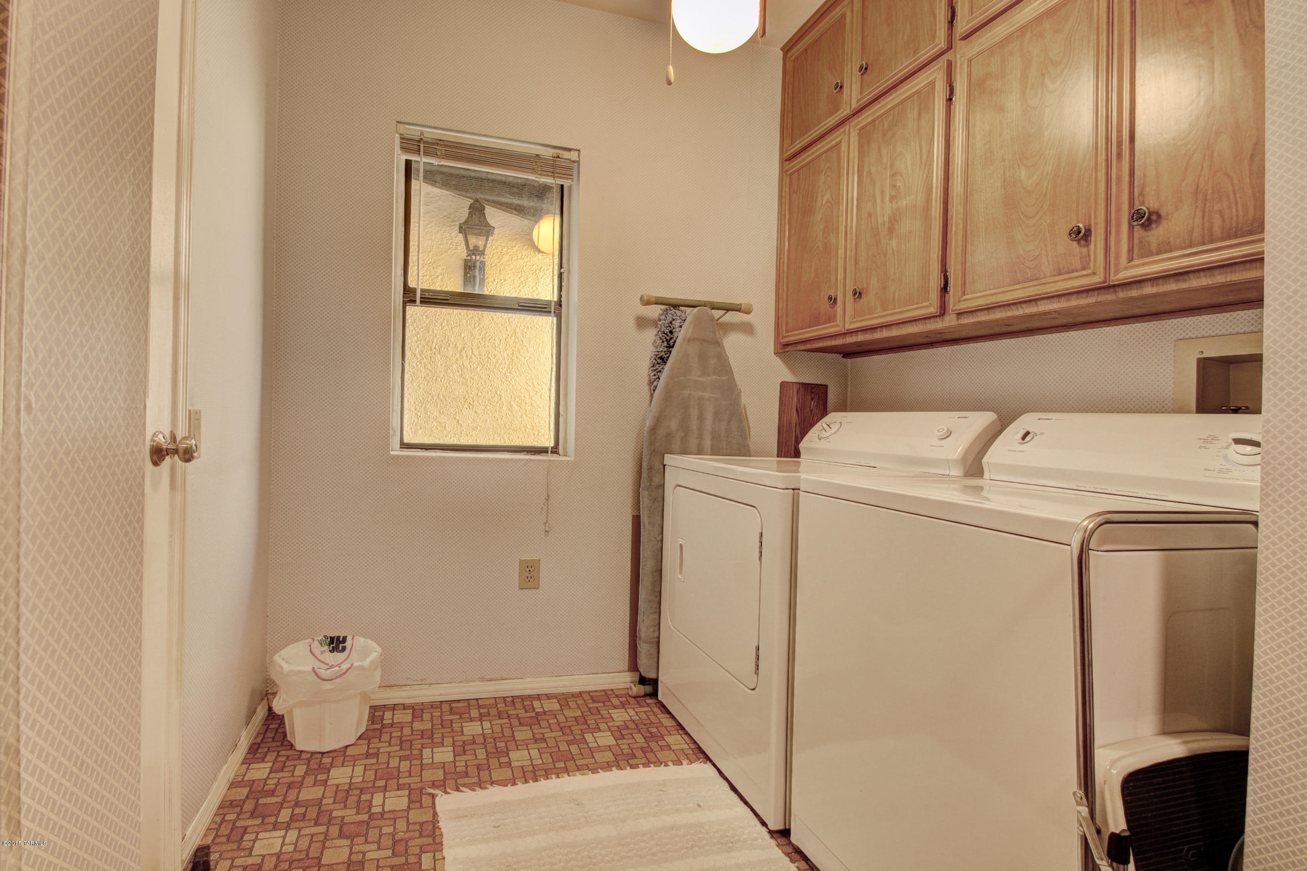 1130 W Mountain View