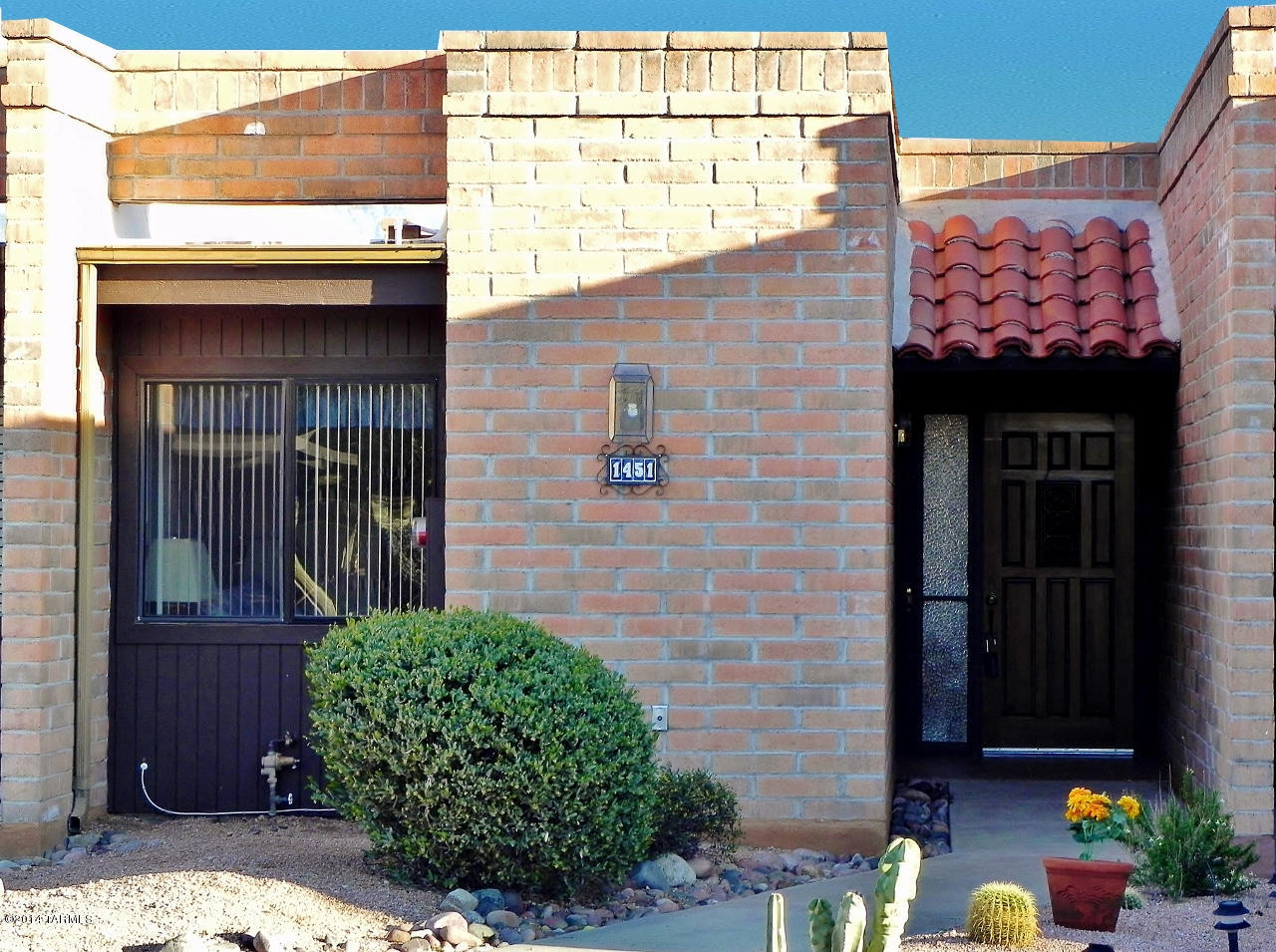 1451 W Desert Hills Drive