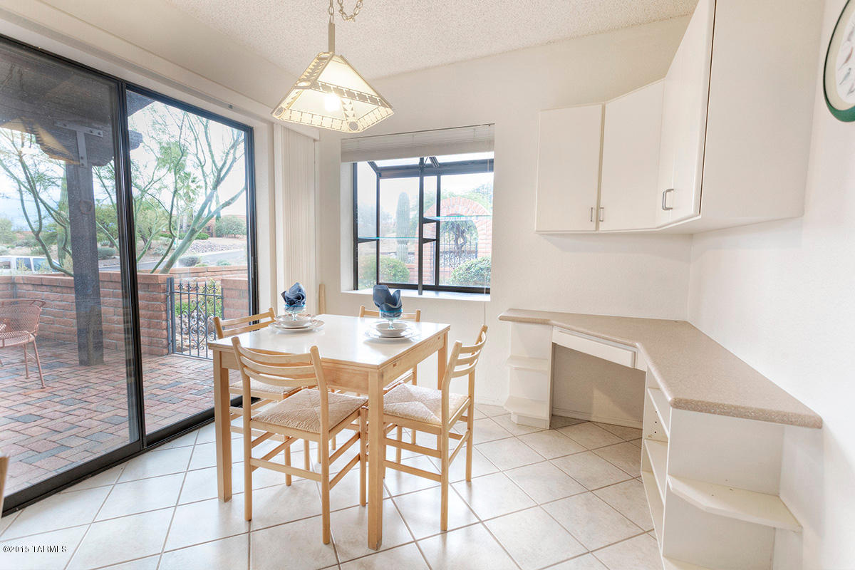 1072 W Camino Urbano