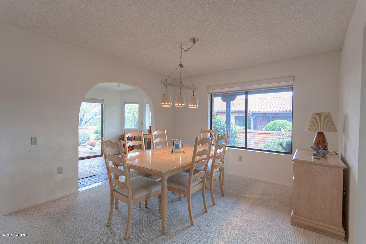 1072 W Camino Urbano