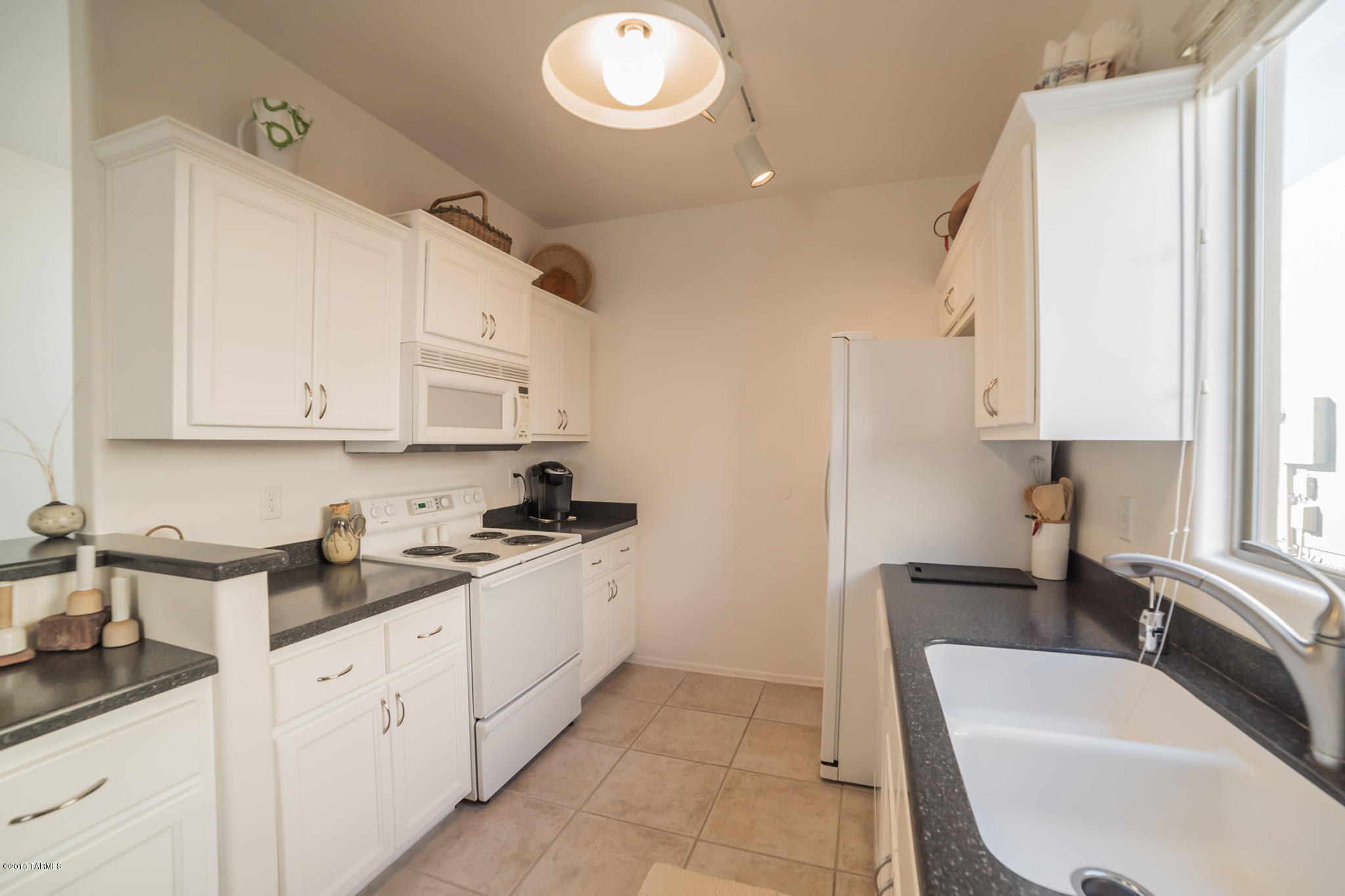 810 W Calle De La Pelotita