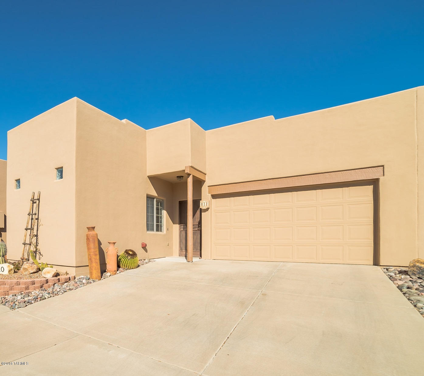 810 W Calle De La Pelotita