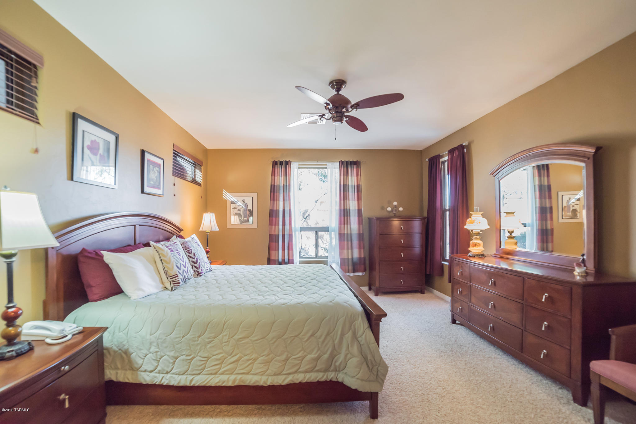 728 W Shadow Wood Street