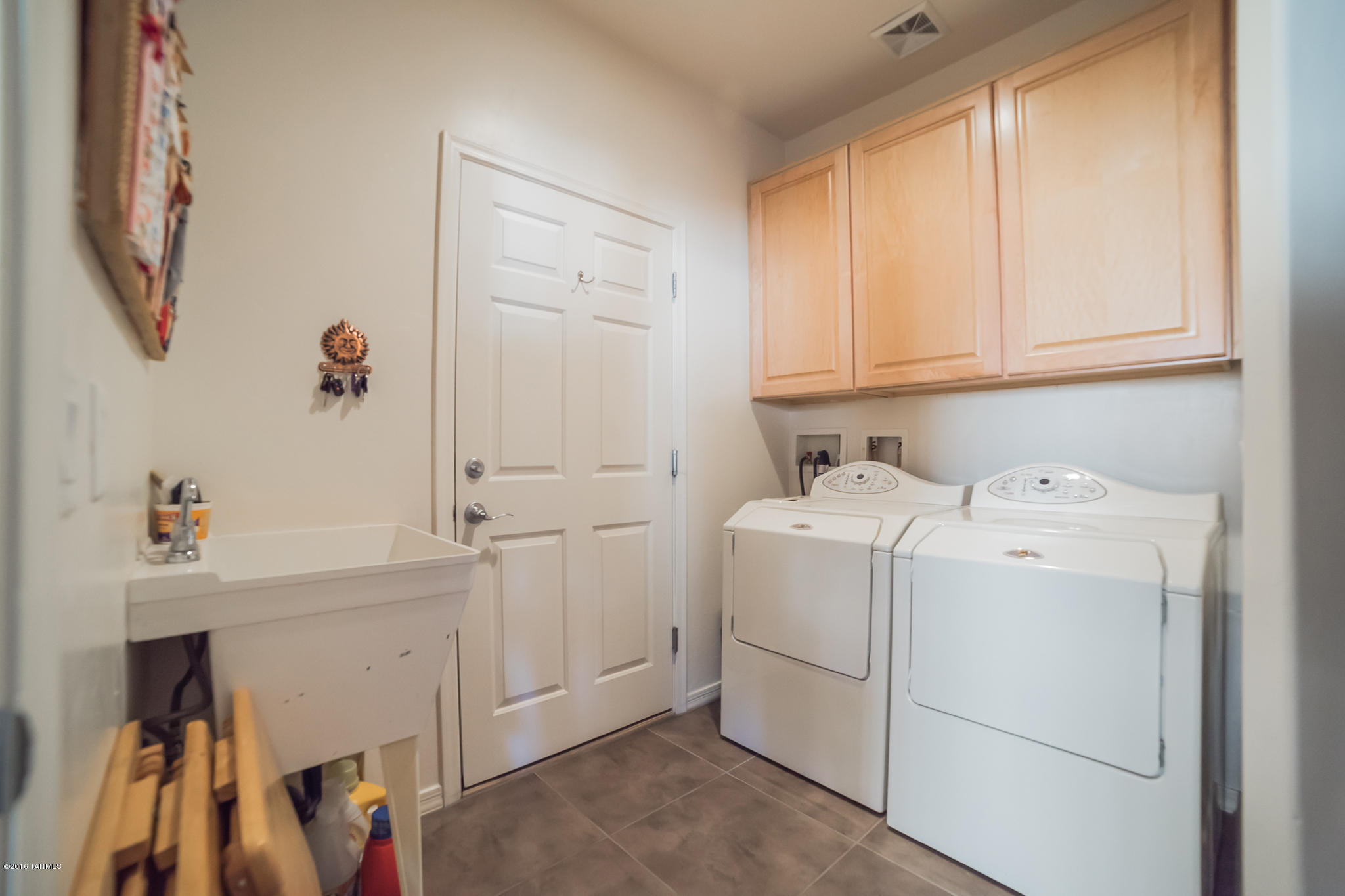 728 W Shadow Wood Street