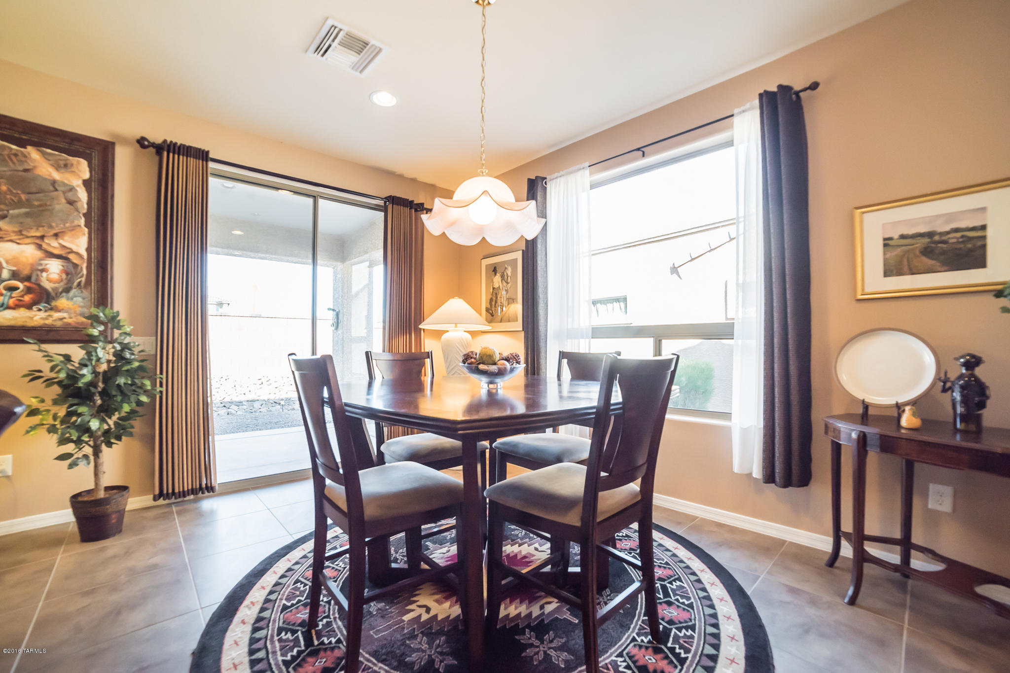 728 W Shadow Wood Street