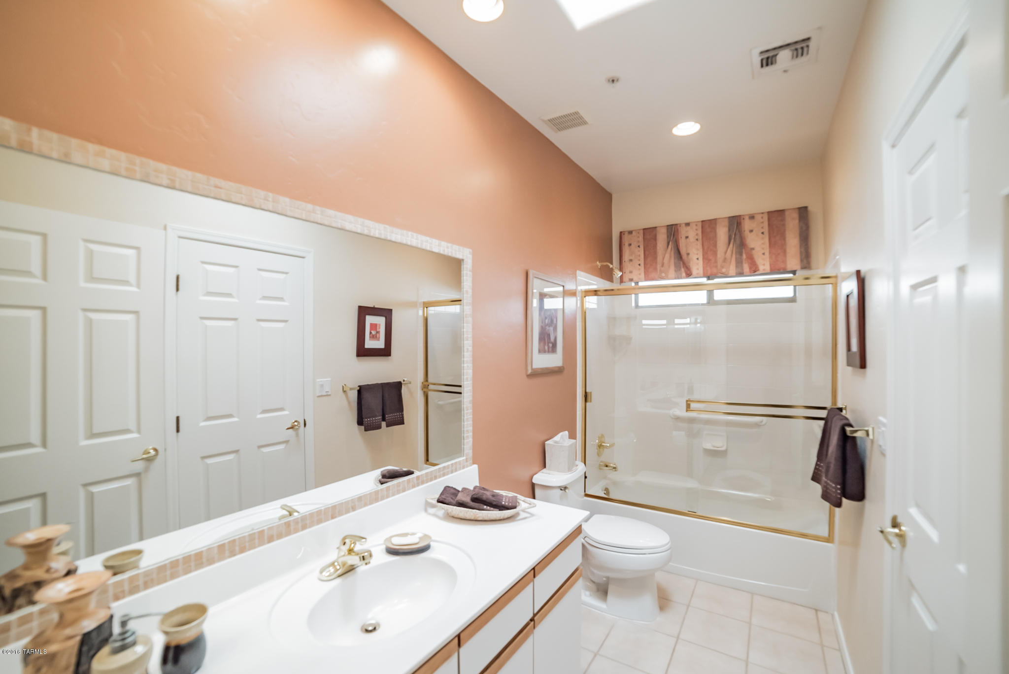 710 W Waterview Drive