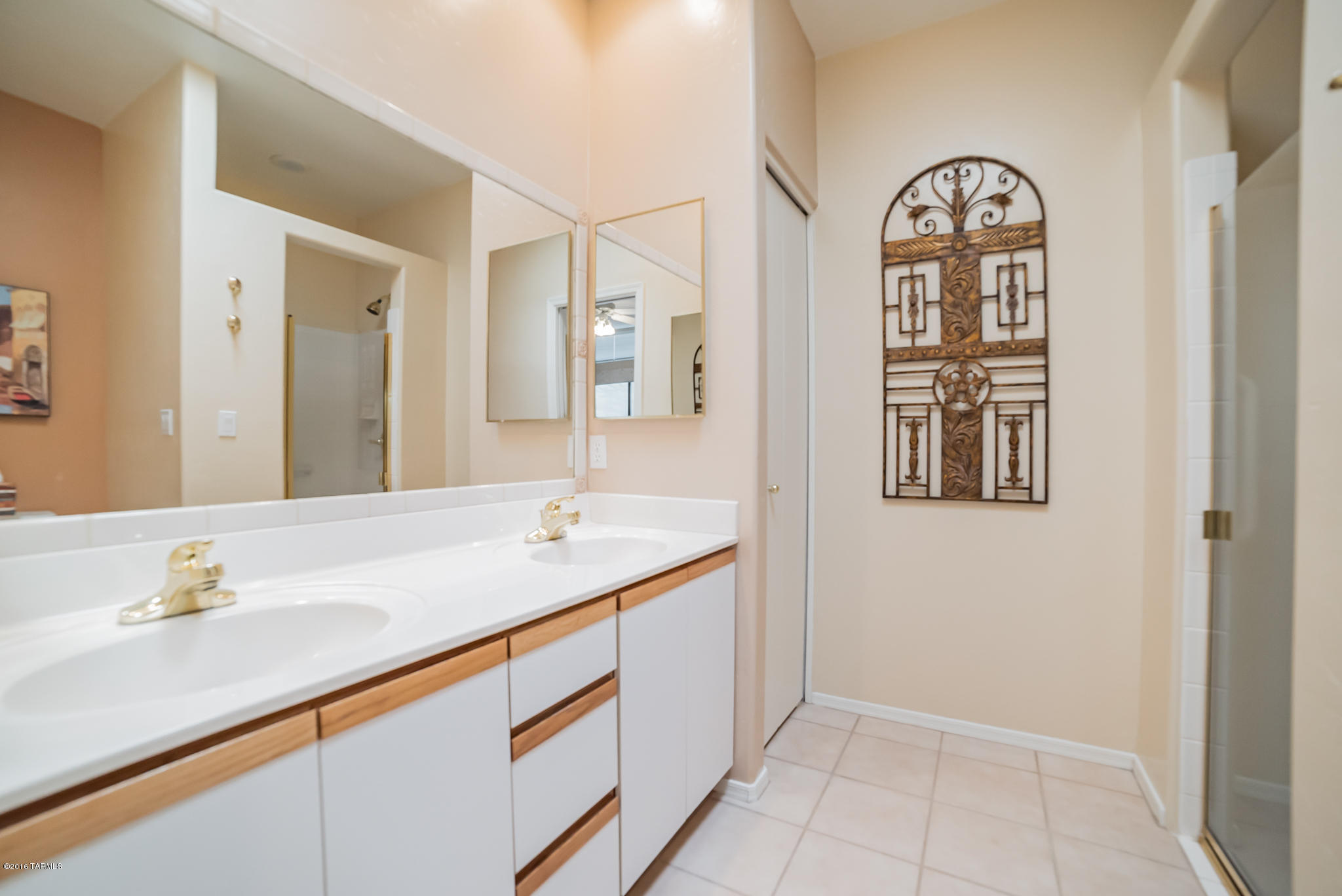 710 W Waterview Drive