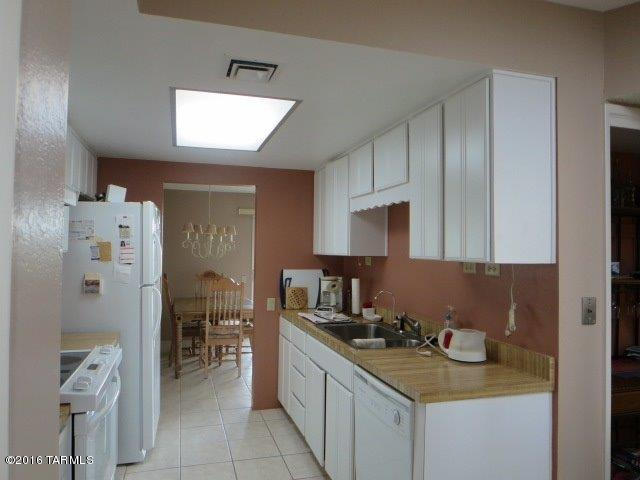 639 W Paseo Del Prado