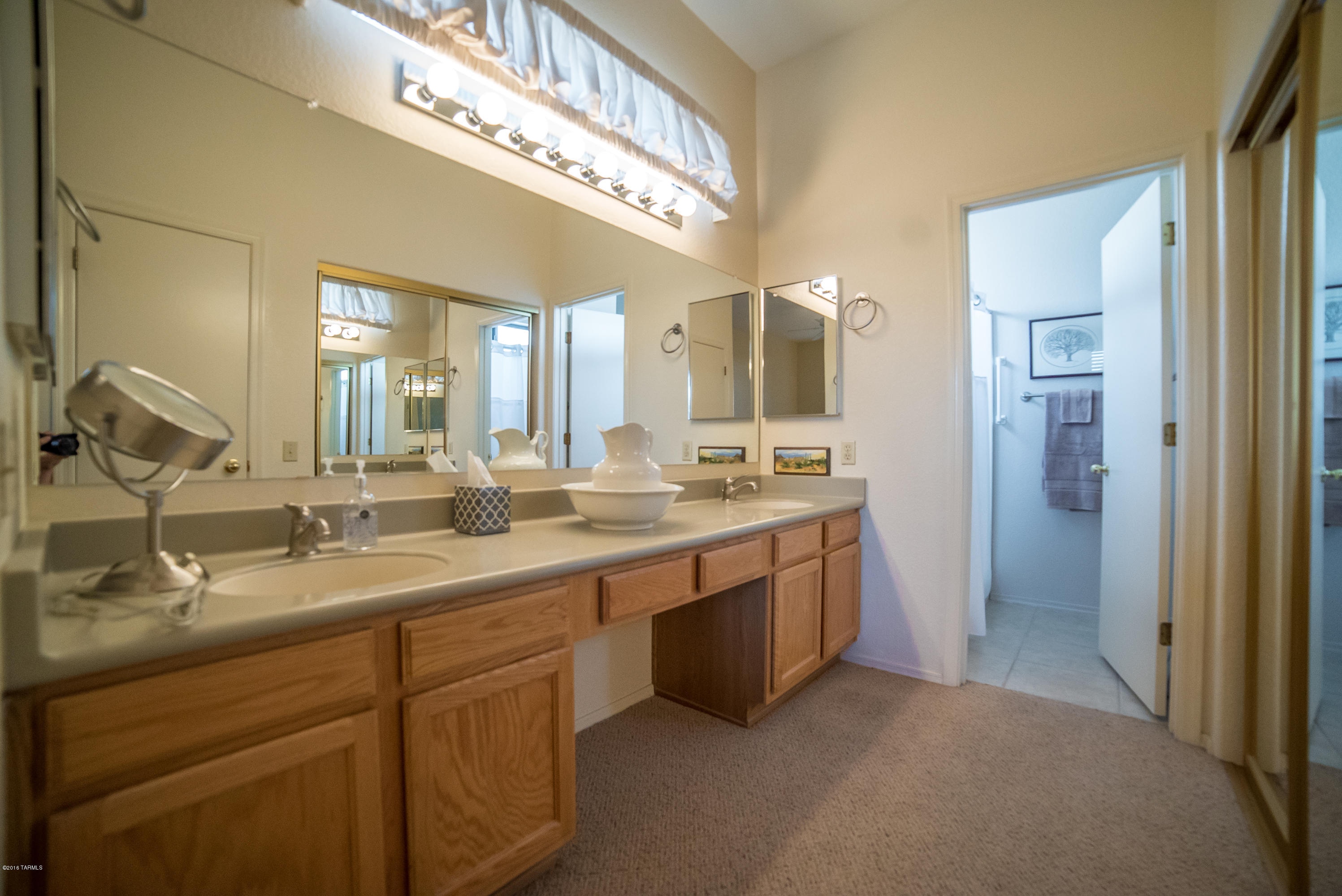 318 N Via Del Clavelito