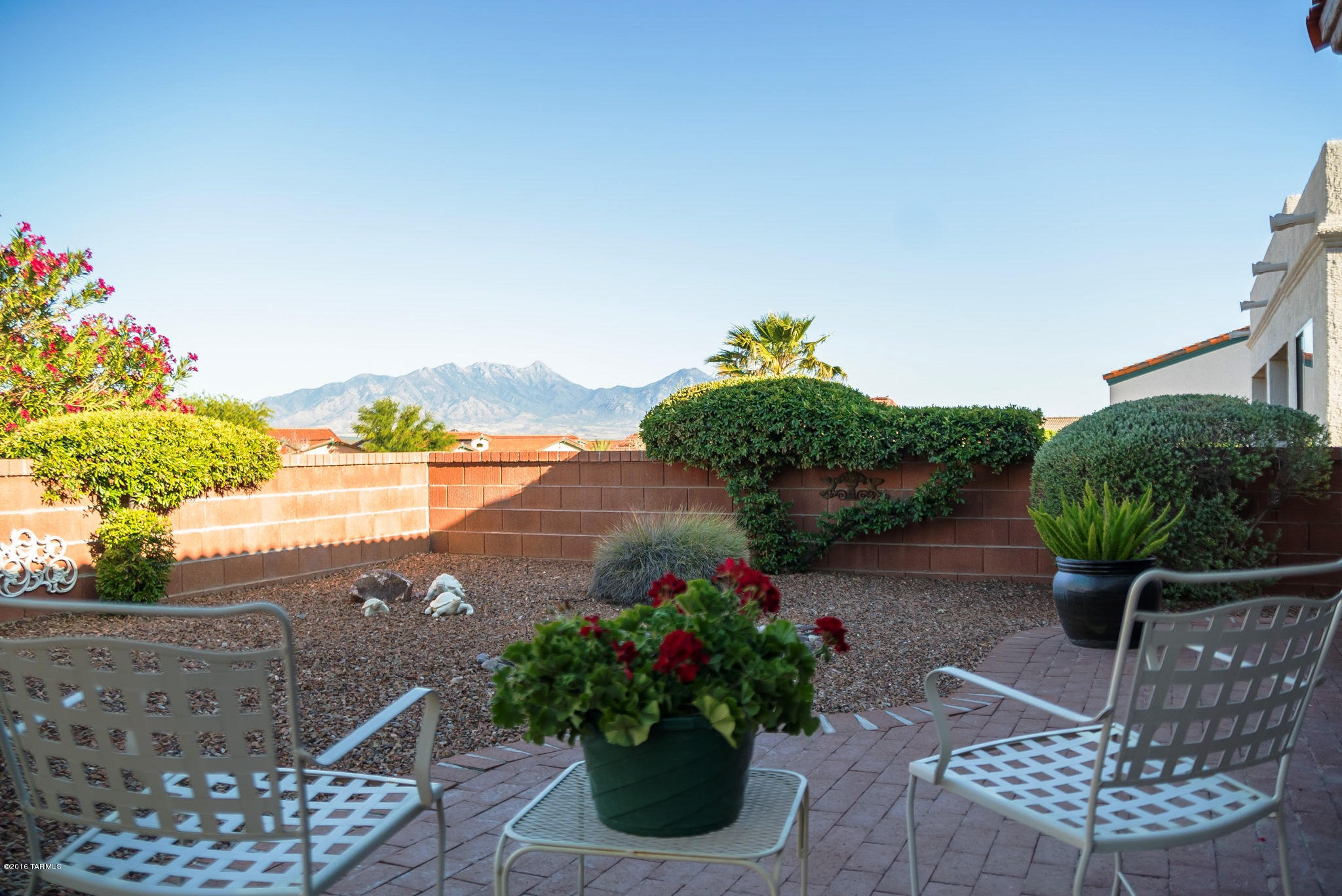 318 N Via Del Clavelito