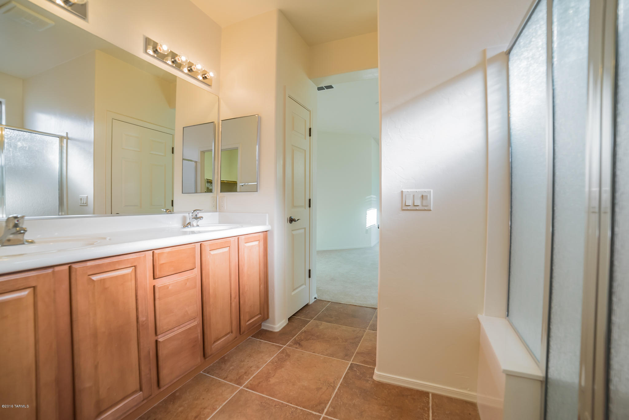 441 W Chardin Drive