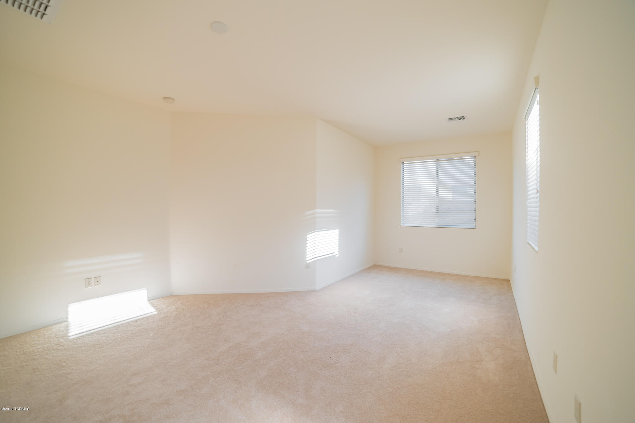 441 W Chardin Drive