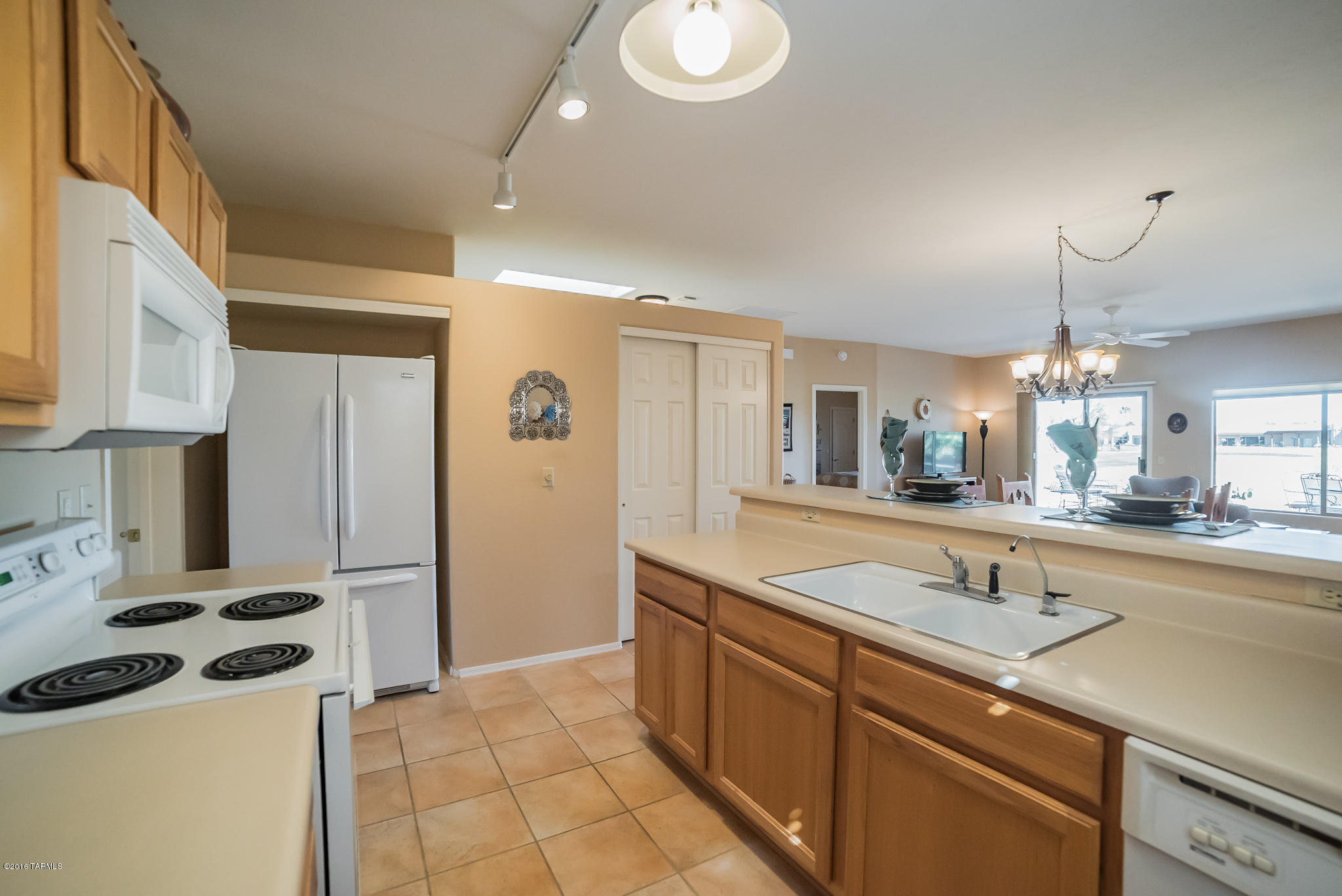 678 W Calle De La Pelotita