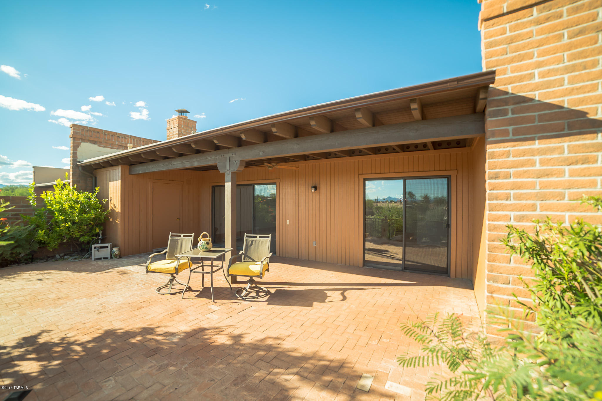 1445 W Camino Del Pato